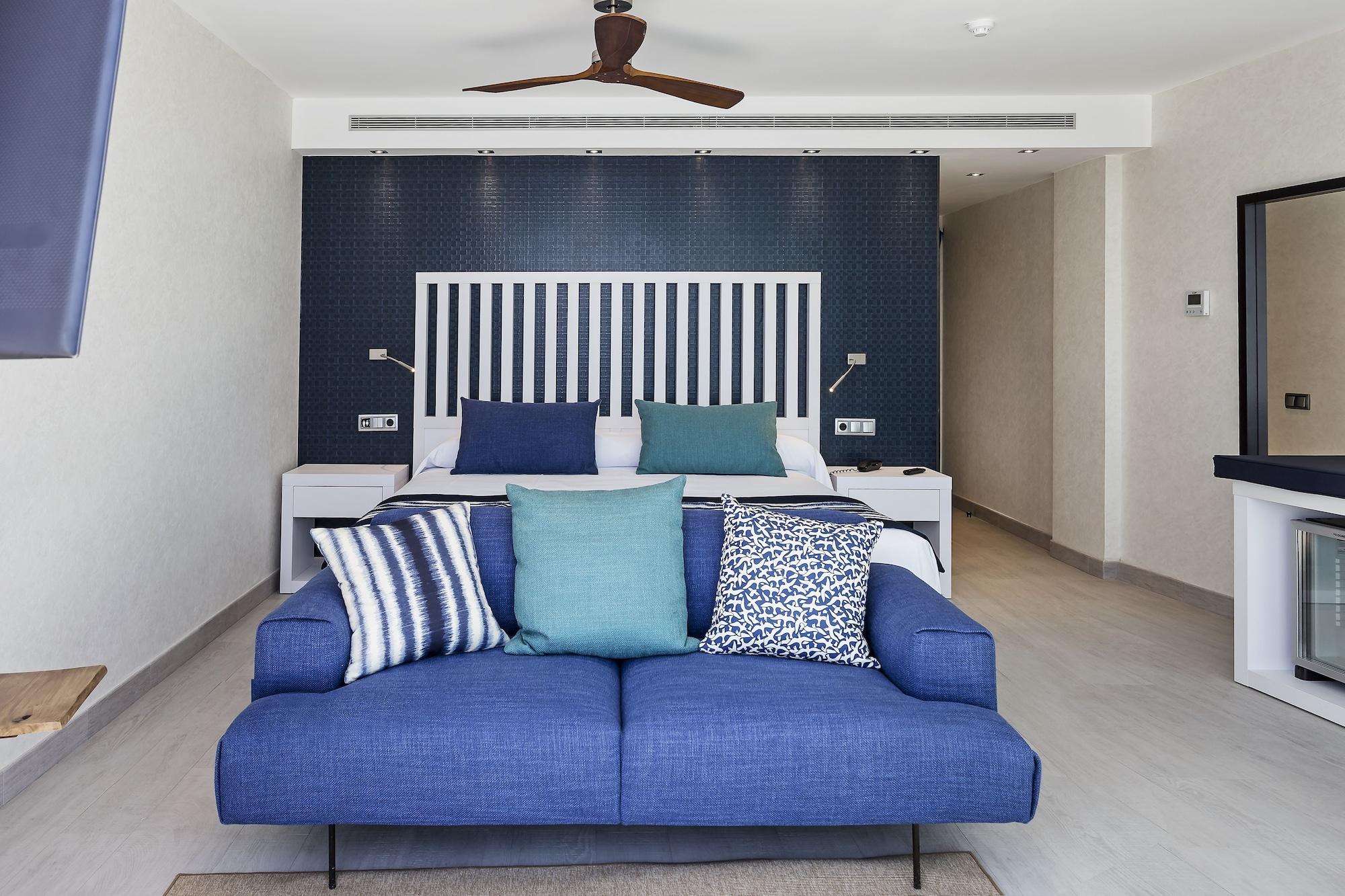 Catalonia Royal Ses Estaques-Adults Only Hotel Santa Eularia des Riu Ngoại thất bức ảnh