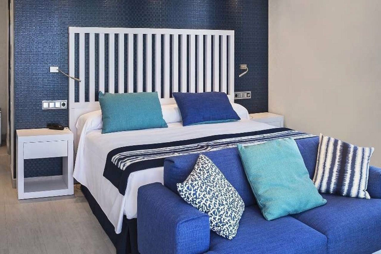 Catalonia Royal Ses Estaques-Adults Only Hotel Santa Eularia des Riu Ngoại thất bức ảnh